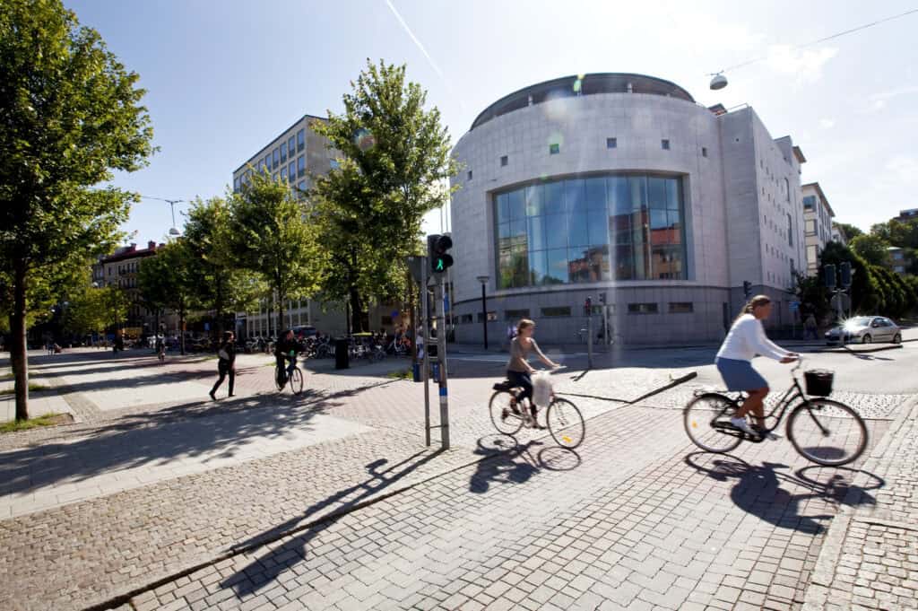 Students exploring urban inclusion challenge
